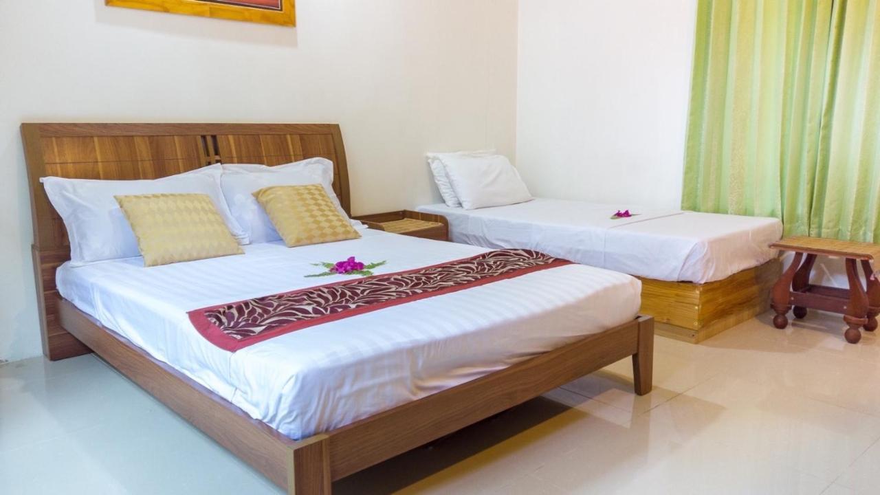 Malas Island View Fulidhoo Exterior photo