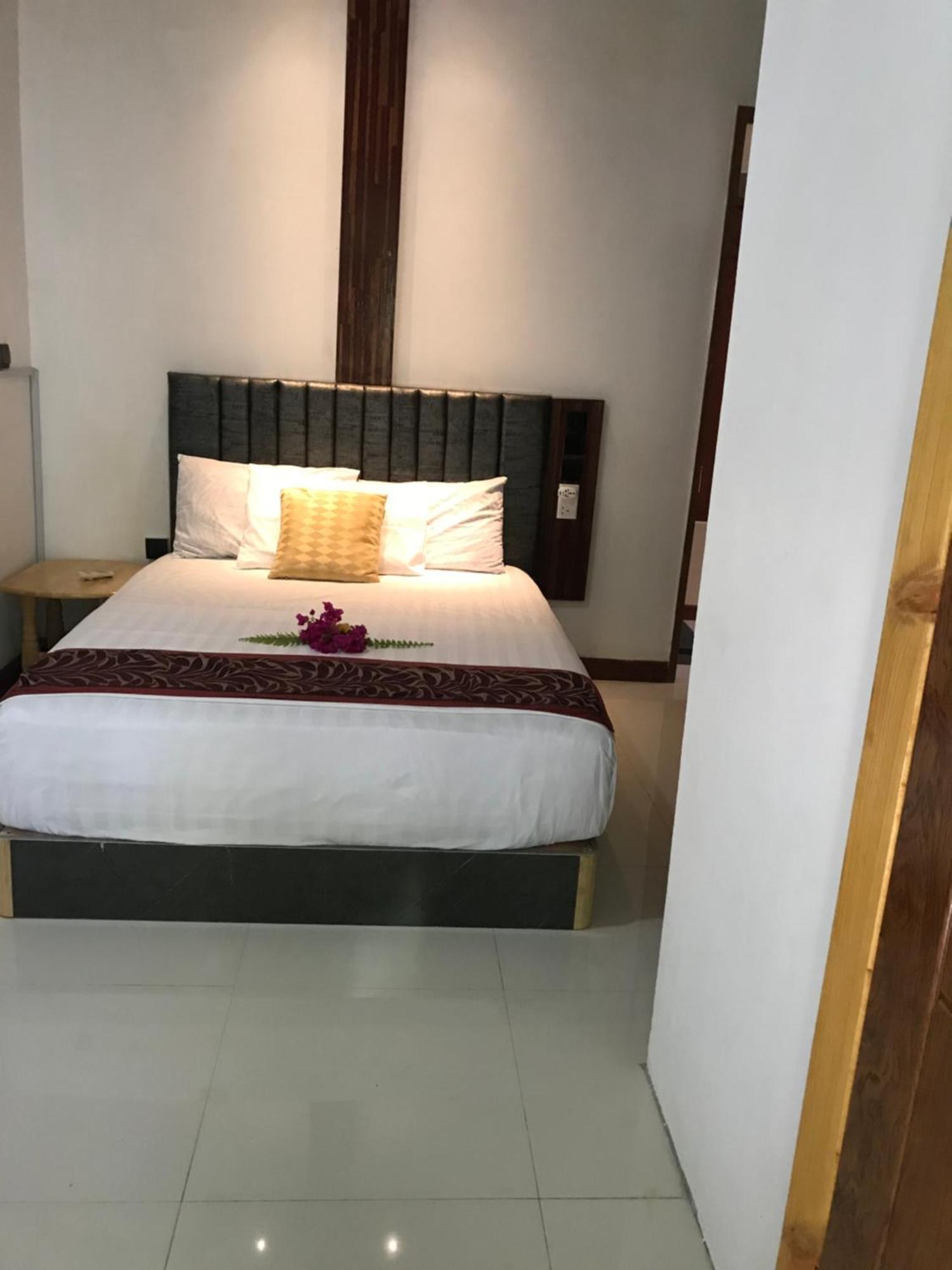 Malas Island View Fulidhoo Exterior photo